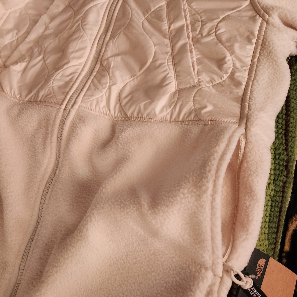 North Face quilted fleece coat - Picture 11 of 16